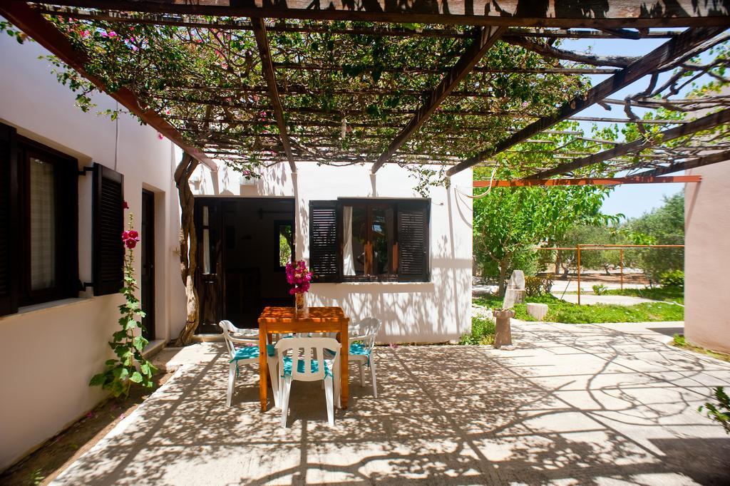 Dolphin Apartments Frangocastelo Ngoại thất bức ảnh