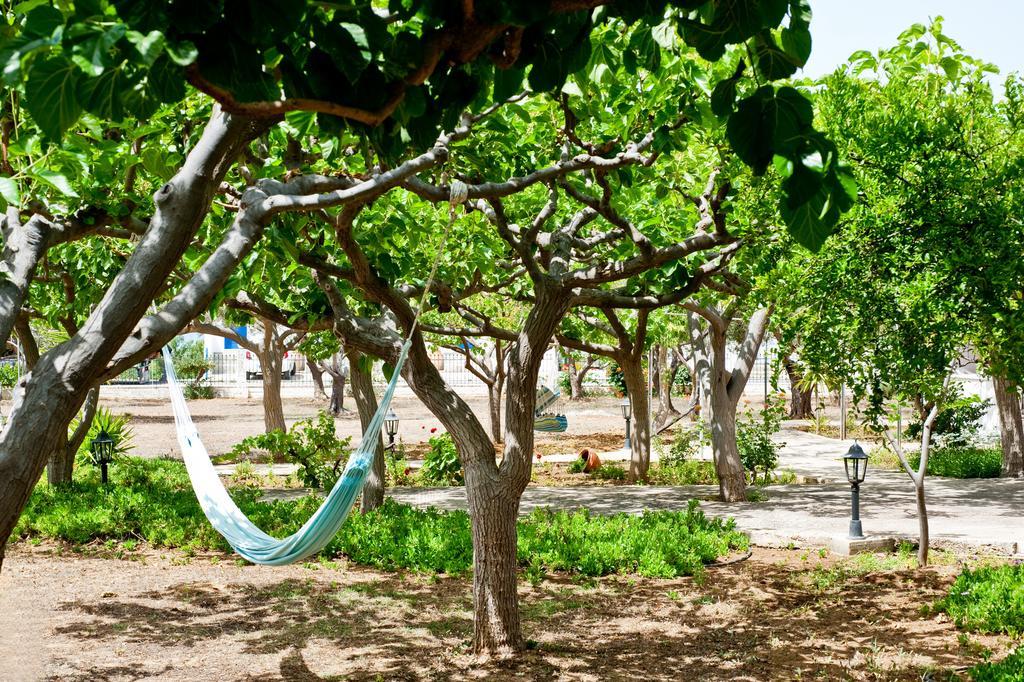 Dolphin Apartments Frangocastelo Ngoại thất bức ảnh