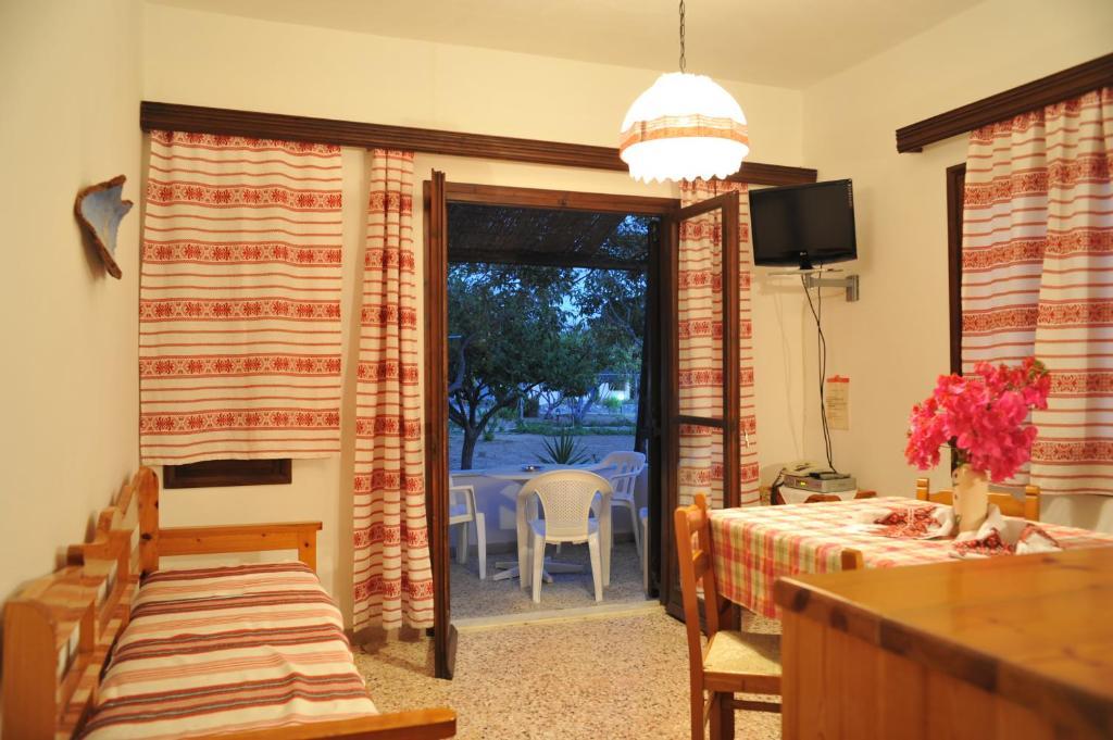 Dolphin Apartments Frangocastelo Phòng bức ảnh